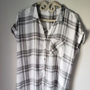 🛍Maurice's Detailed plaid shirt